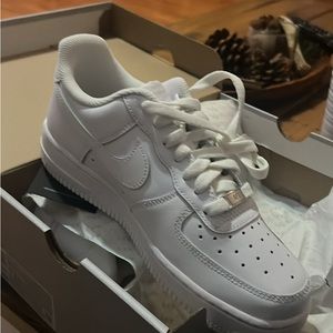 Women’s Air Force 1 ‘07. Triple White.